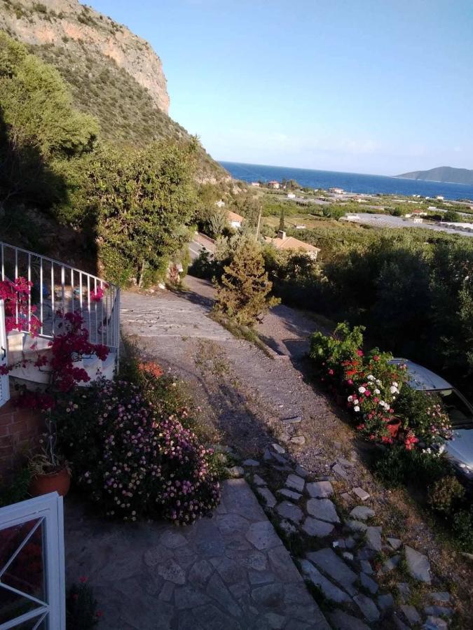 West Red Rock And View Leonidio Maisonette Studio Leonídion Exterior foto